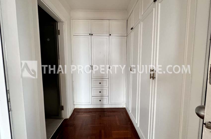 Apartment in Phaholyothin 